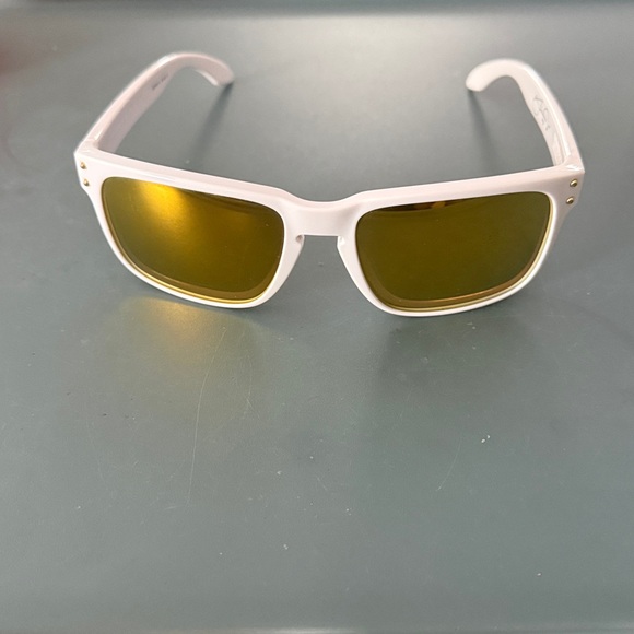 Oakley White Sunglasses with Yellow Lenses - Picture 6 of 10